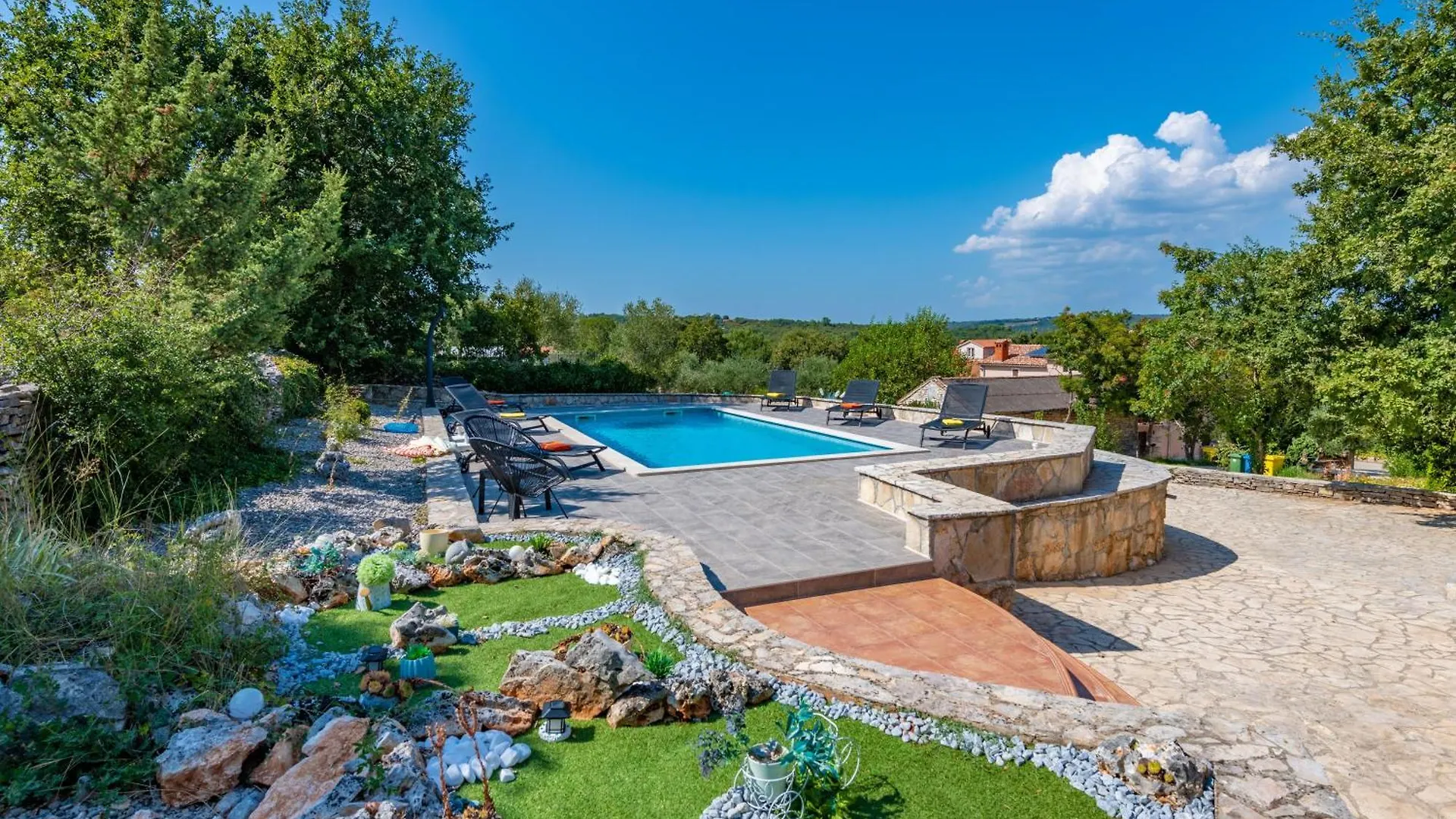 Villa Delore, A Romantic Villa With Pool, Close To The Sea Rakalj